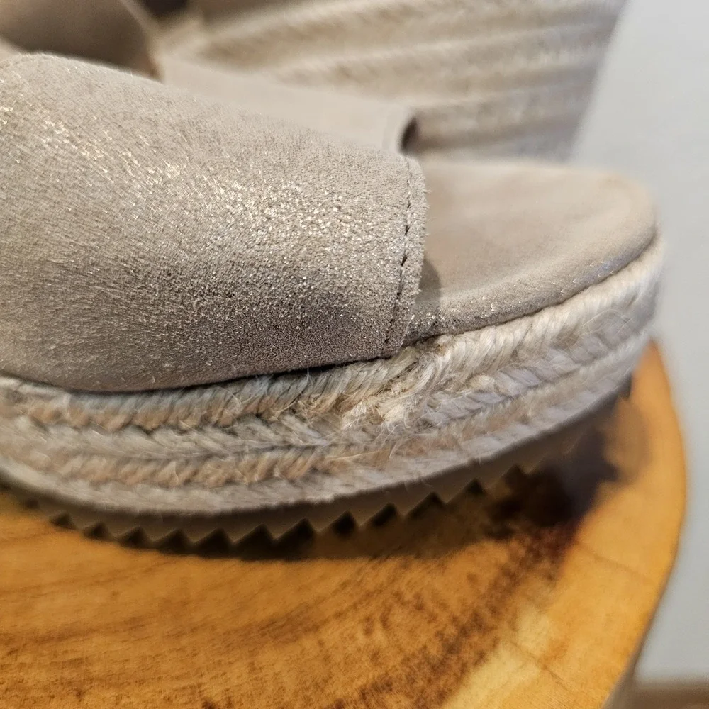 Eileen Fisher see photos